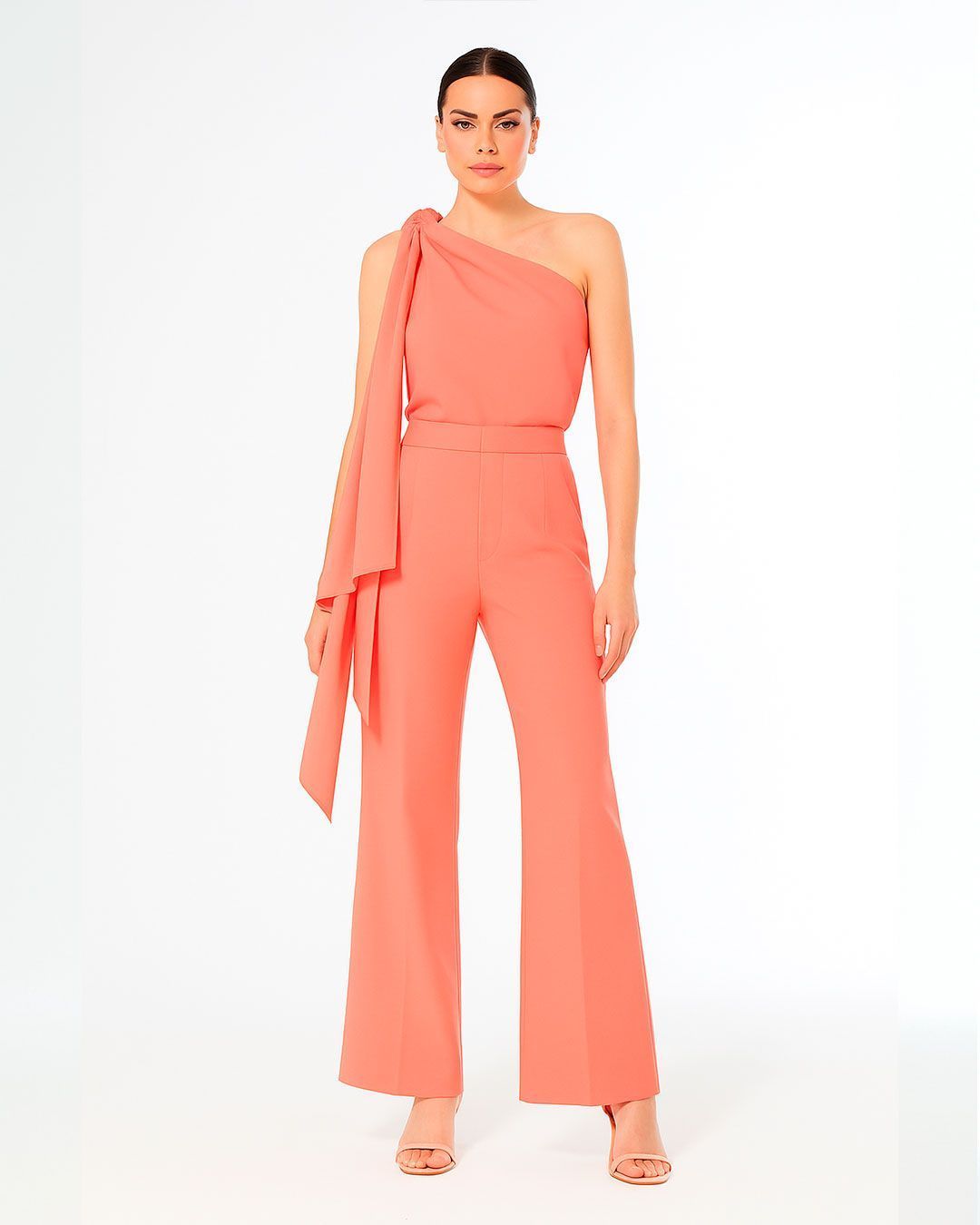 Conjunto coral asimétrico con top de un hombro y pantalón con pliegues