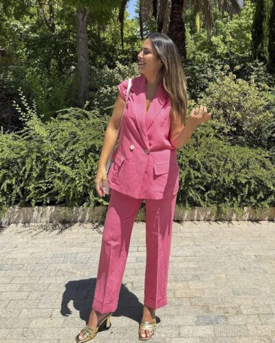 Conjunto chaleco y pantalón rosa sin mangas