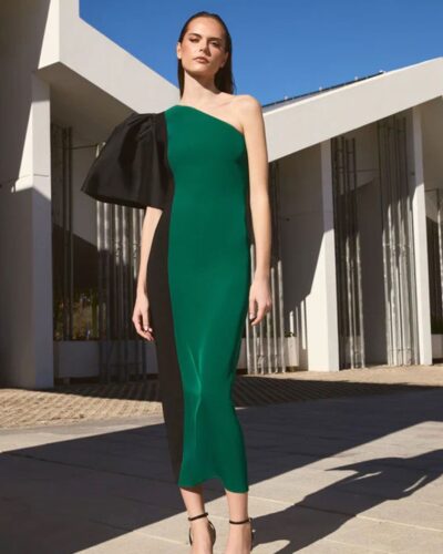 Vestido largo verde y negro asimétrico con manga abullonada