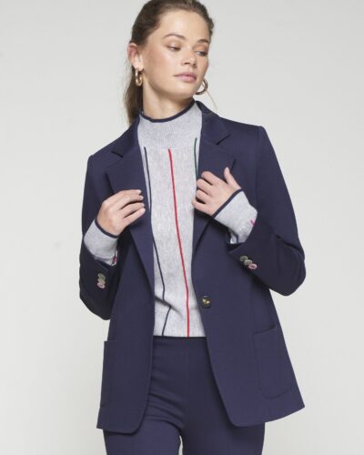 Chaqueta azul marino con dos aberturas y bolsillos delanteros