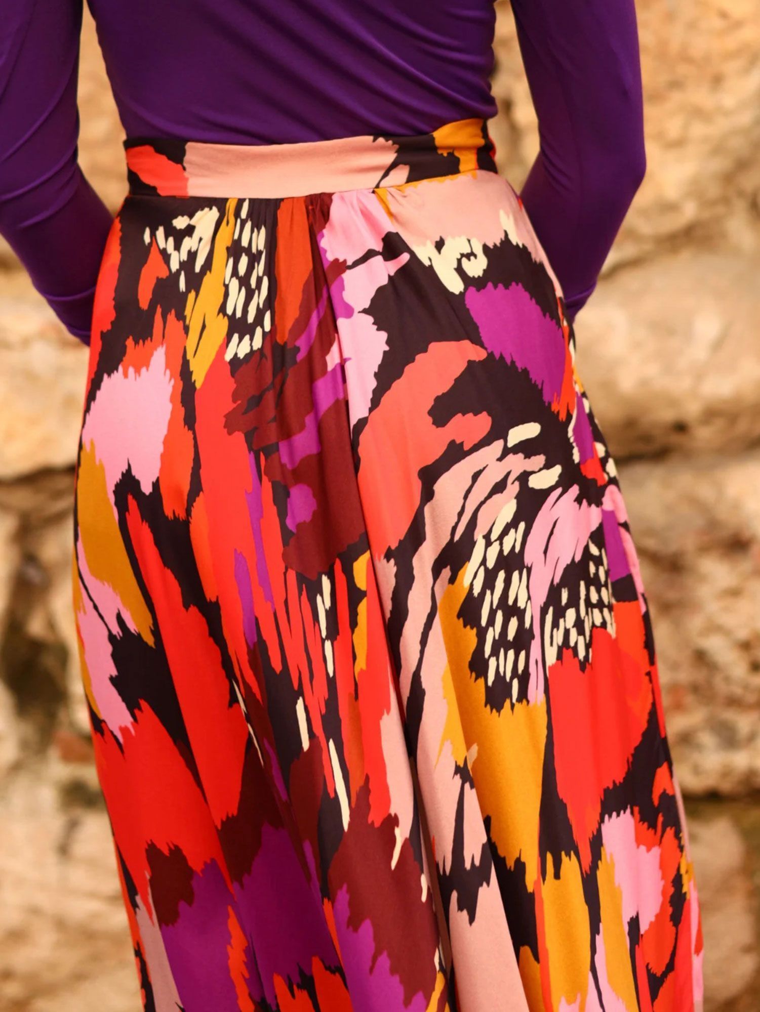 Falda larga multicolor con estampado abstracto