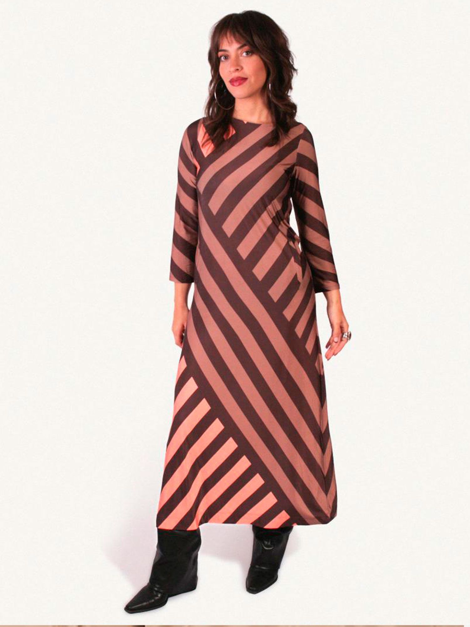 Vestido largo punto de seda rayas diagonales marrón y coral – Parole