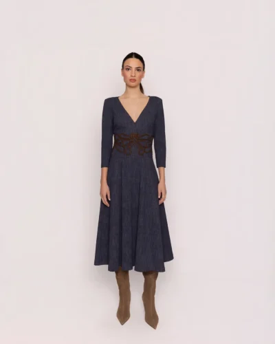 Vestido Midi Vaquero con Bordado en la Cintura